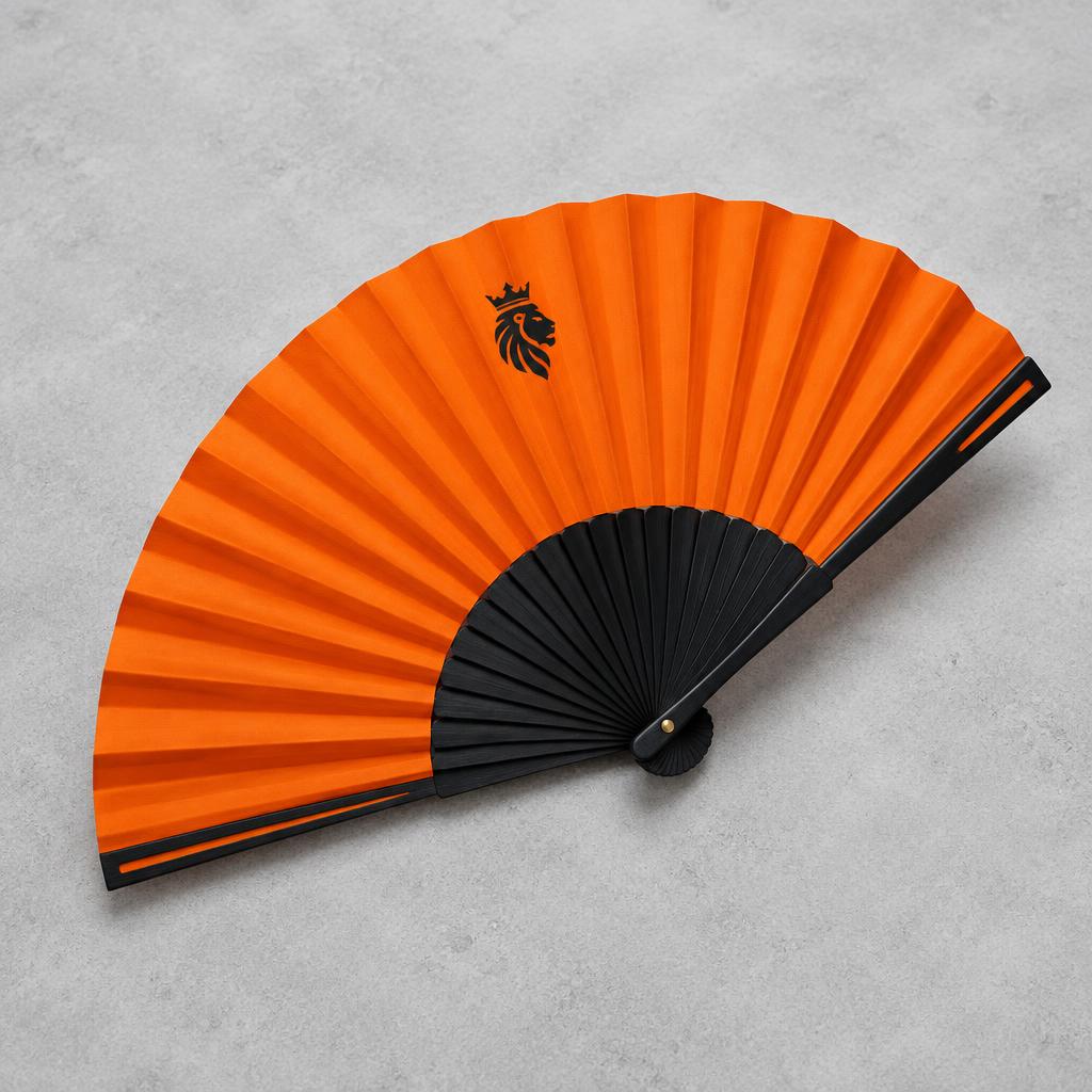 Basic + Waaier: Een Basic trui met de OranjeGein Waaier.